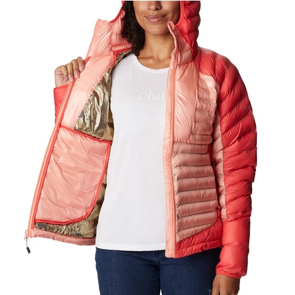 NWT Labyrinth Loop Hooded Jacket 879
Color Coral Reef Red Hibiscus
Size: Med. - Picture 5 of 7